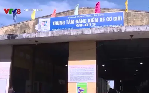 Bắt 5 người tại Trung tâm Đăng kiểm xe cơ giới Lâm Đồng