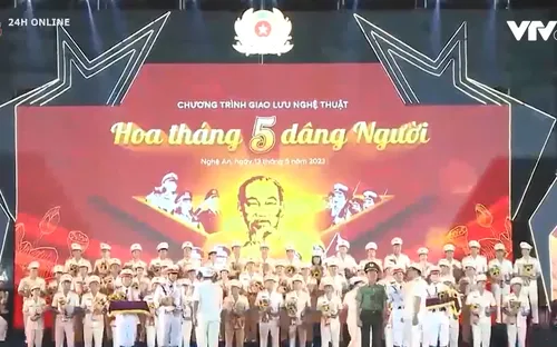 Chương trình nghệ thuật "Hoa tháng 5 dâng người"