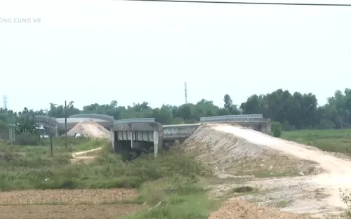 Quảng Nam: Dân bất an vì đường tránh lũ dở dang