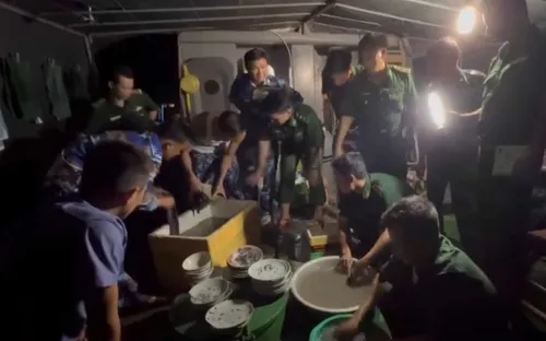 Quảng Ngãi: Tạm giữ nhiều đồ gốm sứ nghi cổ vật chìm đắm