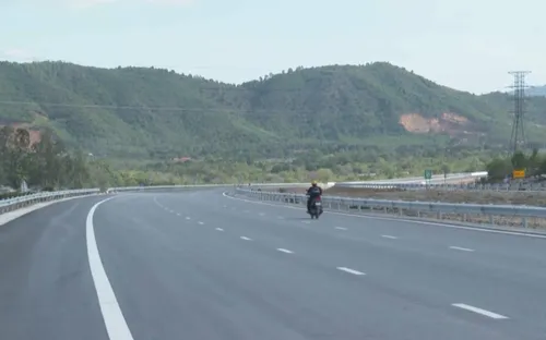 Thông xe cao tốc Nha Trang - Cam Lâm