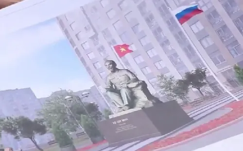 Gấp rút hoàn thiện tượng đài Bác Hồ cho ngày khai trương ở St. Petersburg