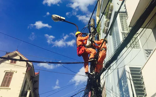 Nắng nóng gay gắt, tiêu thụ điện tại Hà Nội lập đỉnh