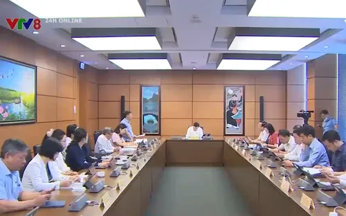 Quốc hội thảo luận về tình hình phát triển kinh tế - xã hội