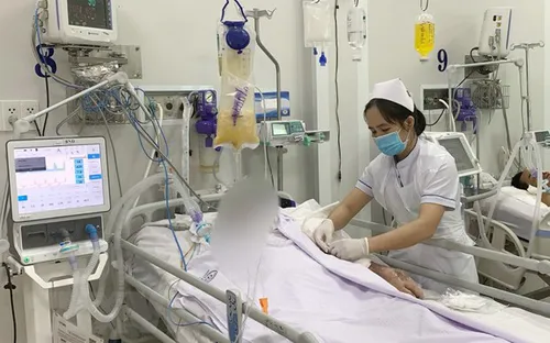 Vụ ngộ độc Botulinum tại TP Hồ Chí Minh: Bệnh viện Chợ Rẫy nỗ lực cứu chữa 2 bệnh nhân