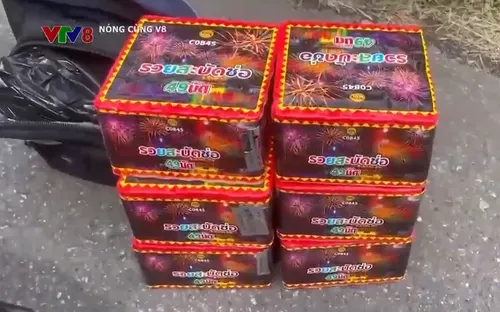 Quảng Trị: Bắt vụ vận chuyển 18 hộp pháo trái phép