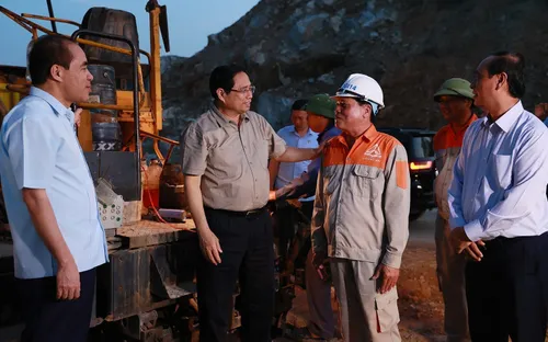 Thủ tướng Phạm Minh Chính kiểm tra tiến độ thi công cao tốc Tuyên Quang - Phú Thọ
