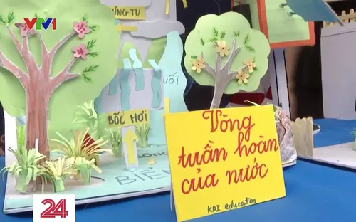 Học sinh trải nghiệm các sản phẩm khoa học STEM