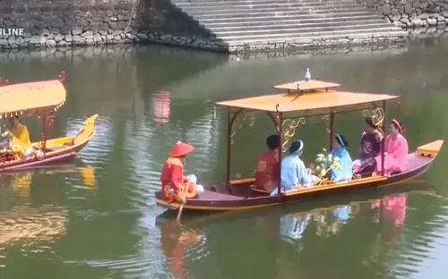 Thưởng Trà tại Hoàng cung Huế