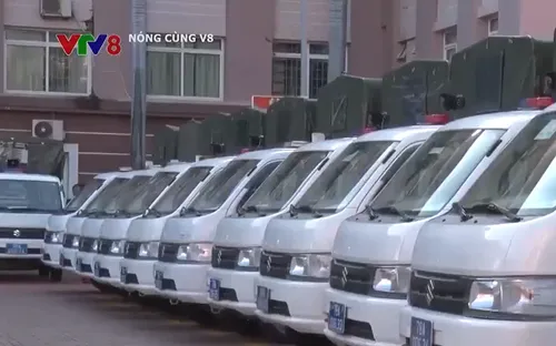 Bàn giao xe ô tô cho công an xã tại Phú Yên