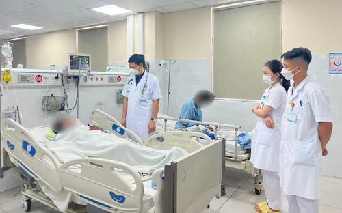 Hai mẹ con phải nhập viện cấp cứu sau khi ăn trứng cóc