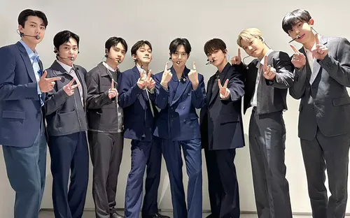 Bất chấp lùm xùm kiện tụng, EXO vẫn trở lại với album mới