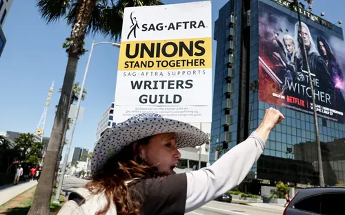Đàm phán thất bại, diễn viên Hollywood đình công cùng các biên kịch