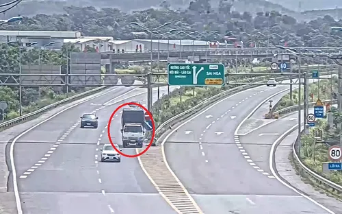 Lái xe tải gây tai nạn chết người rồi bỏ chạy