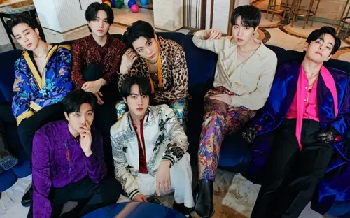 Tạm ngừng hoạt động nhóm, BTS vẫn giữ liên lạc