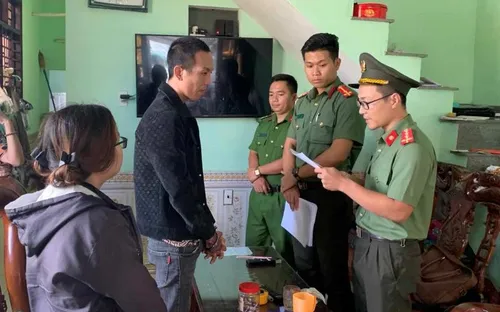 Bắt tạm giam 2 đối tượng dùng súng đi đòi nợ thuê từ Quảng Nam ra Đà Nẵng