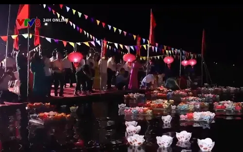 Nghệ An thắp đèn hoa đăng tri ân các anh hùng liệt sĩ