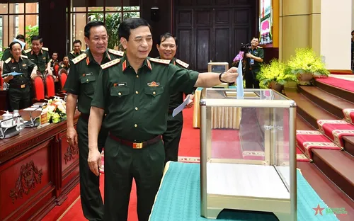 Lấy phiếu tín nhiệm Ủy viên Ban Thường vụ Quân ủy Trung ương và Thứ trưởng Bộ Quốc phòng