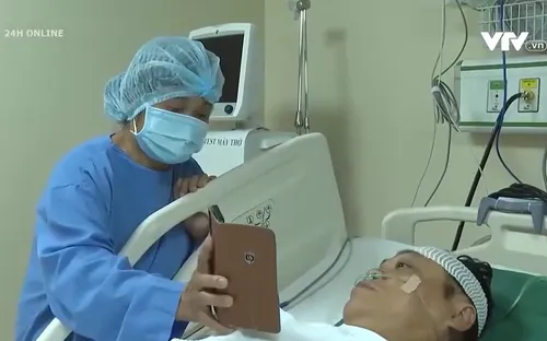 Phẫu thuật não tỉnh bằng robot mổ não hiện đại