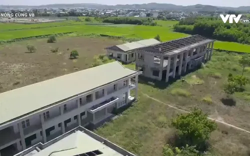 Dự án trường kiểu mẫu bỏ hoang gây lãng phí