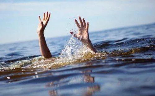 Bị trâu hất xuống ao, bé trai 7 tuổi đuối nước thương tâm