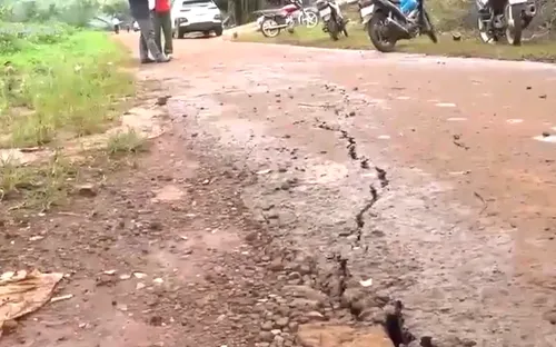 Đắk Nông: Xuất hiện nhiều vết nứt trong khu dân cư