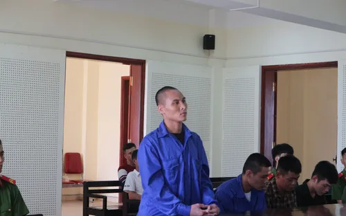 Mâu thuẫn nhỏ, nam thanh niên rút dao đâm tử vong 1 người