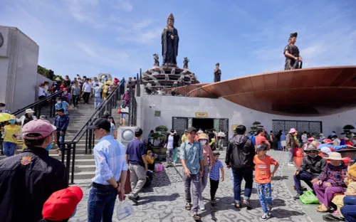 Nhiều hoạt động chào đón dịp lễ Vu Lan tại núi Bà Đen