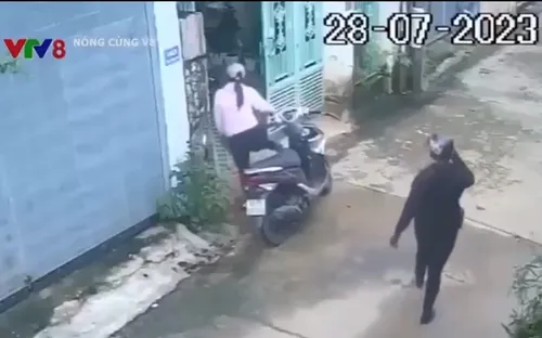 Dàn cảnh bán thuốc giả cho người già chiếm đoạt tiền