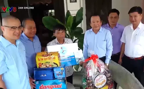 Chương trình "Cùng ngư dân thắp sáng đèn trên biển"