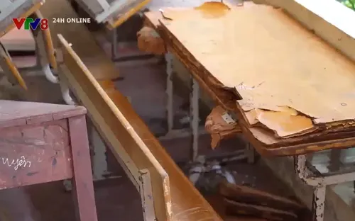 Trường học xuống cấp uy hiếp hàng trăm học sinh