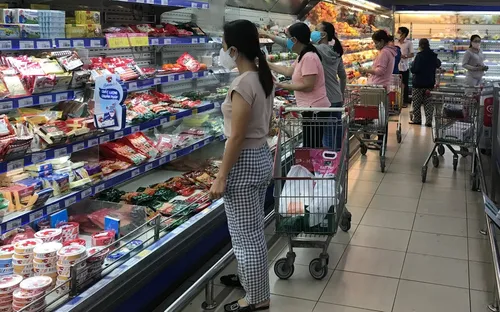 Bán lẻ hàng hóa và doanh thu dịch vụ 8 tháng tăng 10%