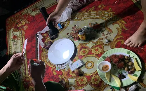 Gia Lai: Nhân viên quán karaoke cùng khách tổ chức "tiệc ma túy"