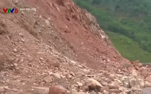 Nghệ An và Hà Tĩnh khắc phục hậu quả thiên tai, sạt lở