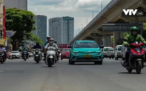 Hà Nội: Tháo dải phân cách cứng trên đường Nguyễn Trãi