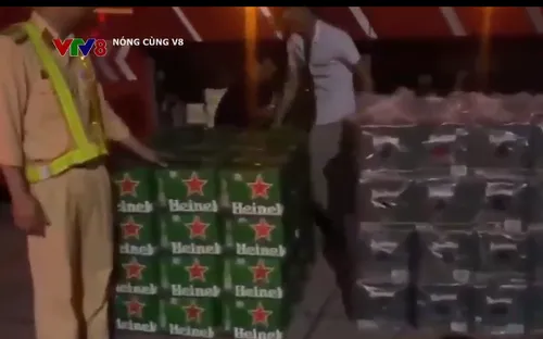 Công an Nghệ An phát hiện 2 xe khách chở gần 6.000 chai bia ngoại không rõ nguồn gốc