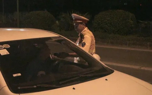 CSGT Hà Nội bắt đầu kiểm tra nồng độ cồn chéo các địa bàn xuyên đêm