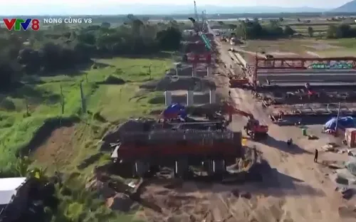 Không khí thi công Cao tốc Bắc - Nam đoạn qua Phú Yên dịp lễ 2/9