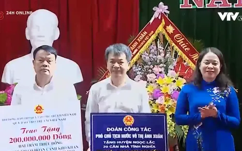 Phó Chủ tịch nước dự khai giảng năm học mới tại Thanh Hóa