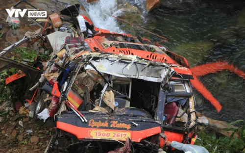 Vụ xe khách lao xuống vực ở Đà Nẵng: Nguyên nhân sơ bộ do lái xe buồn ngủ