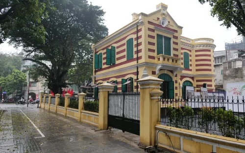 Hà Nội – Đón khách thăm quan biệt thự cổ số 49 Trần Hưng Đạo