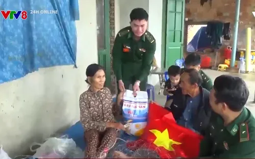 Bộ đội biên phòng tỉnh Quảng Ngãi chăm lo Tết cho người dân vùng biên