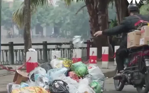 Nhức nhối các bãi rác tự phát trên địa bàn thủ đô Hà Nội