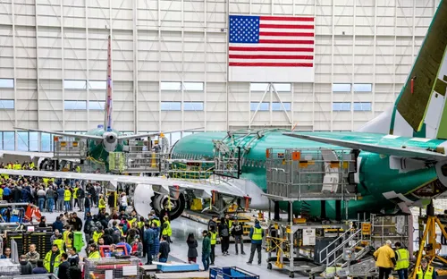 Đưa Boeing 737 MAX 9 trở lại bầu trời