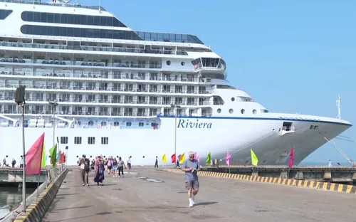 Xuất nhập hàng xuyên Tết tại cảng Chân Mây