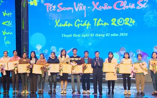 Chương trình "Tết sum vầy - Xuân chia sẻ"