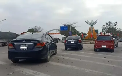 "Xe dù", "xe ghép" hoạt động rầm rộ dịp cận Tết