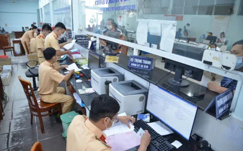 Người dân Hà Nội có thể đăng ký xe đến chiều 30 Tết