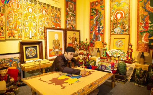 Hoạ sĩ 9x đam mê bảo tồn và phát triển tranh dân gian