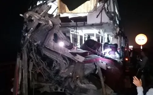 Làm rõ nguyên nhân vụ tai nạn làm 2 người tử vong trên cao tốc Cam Lộ - La Sơn